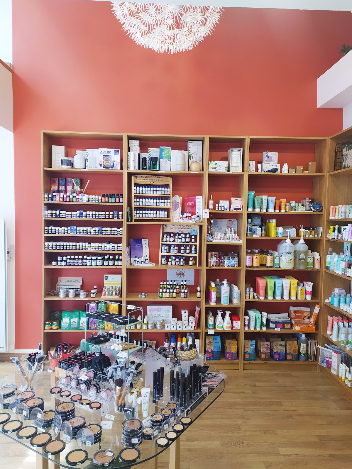 La nature dans tous les sens (Huiles essentielles, Fleurs de Bach, Cosmétiques bio)